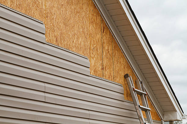 Professional Siding Inspection technician working in New Lebanon, OH